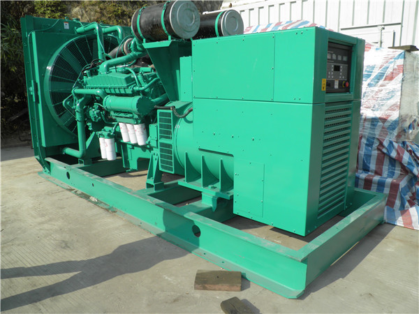 玉屏出租发电机 发电机组厂家：柴油发电机组的控制屏的作用是什么？