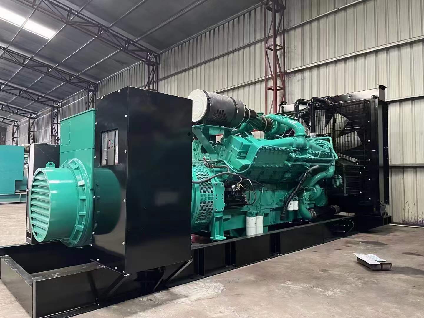 玉屏如何降低 800kW 柴油发电机输出电流的波动？