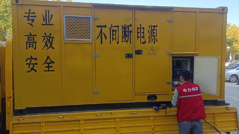 玉屏柴油发电机组和UPS电源配合使用时，如何避免切换过程中的电力中断？